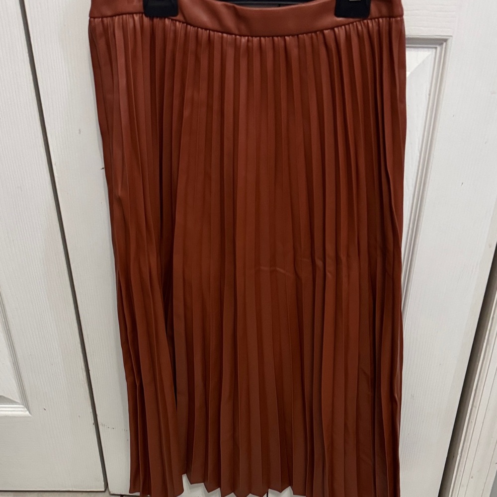 Pleated Midi Skirt in Rust